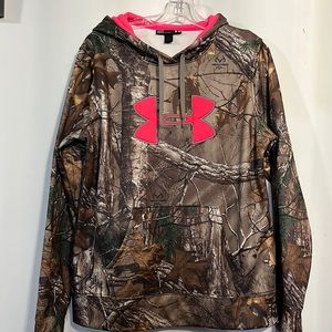 Large Under Armour and Realtree Hoodie
